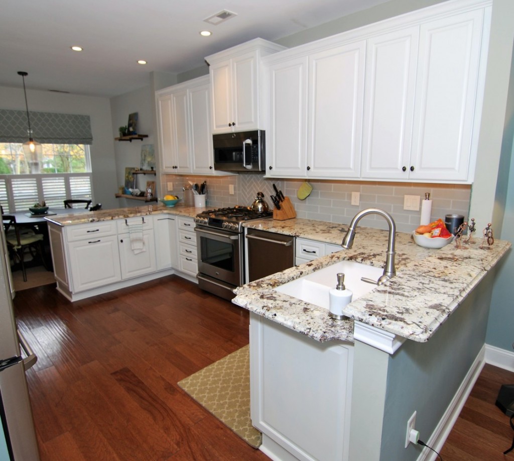 Lake House Kitchen Alaska White | Marlton NJ | Distinctive Interior Designs