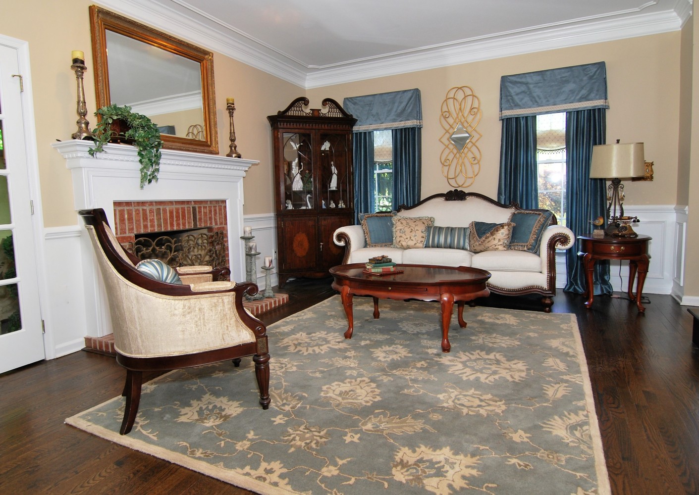Blue and cream elegant living room | Montgomery NJ | Distinctive Interior Designs